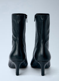 Jude Women Cave Ankle Boots