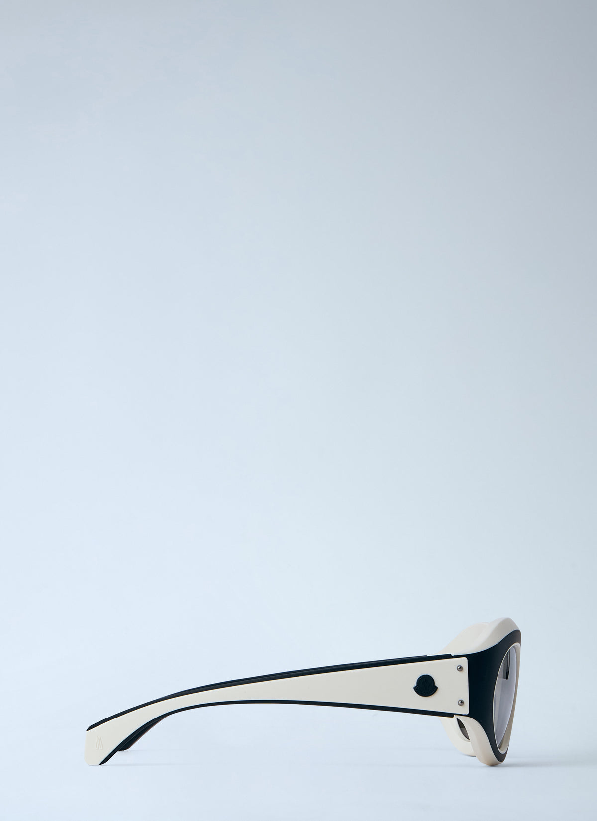 Moncler Moncler Women Oval Frame Sunglasses