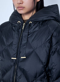 Max Mara The Cube Women Diamond-Quilted Coat