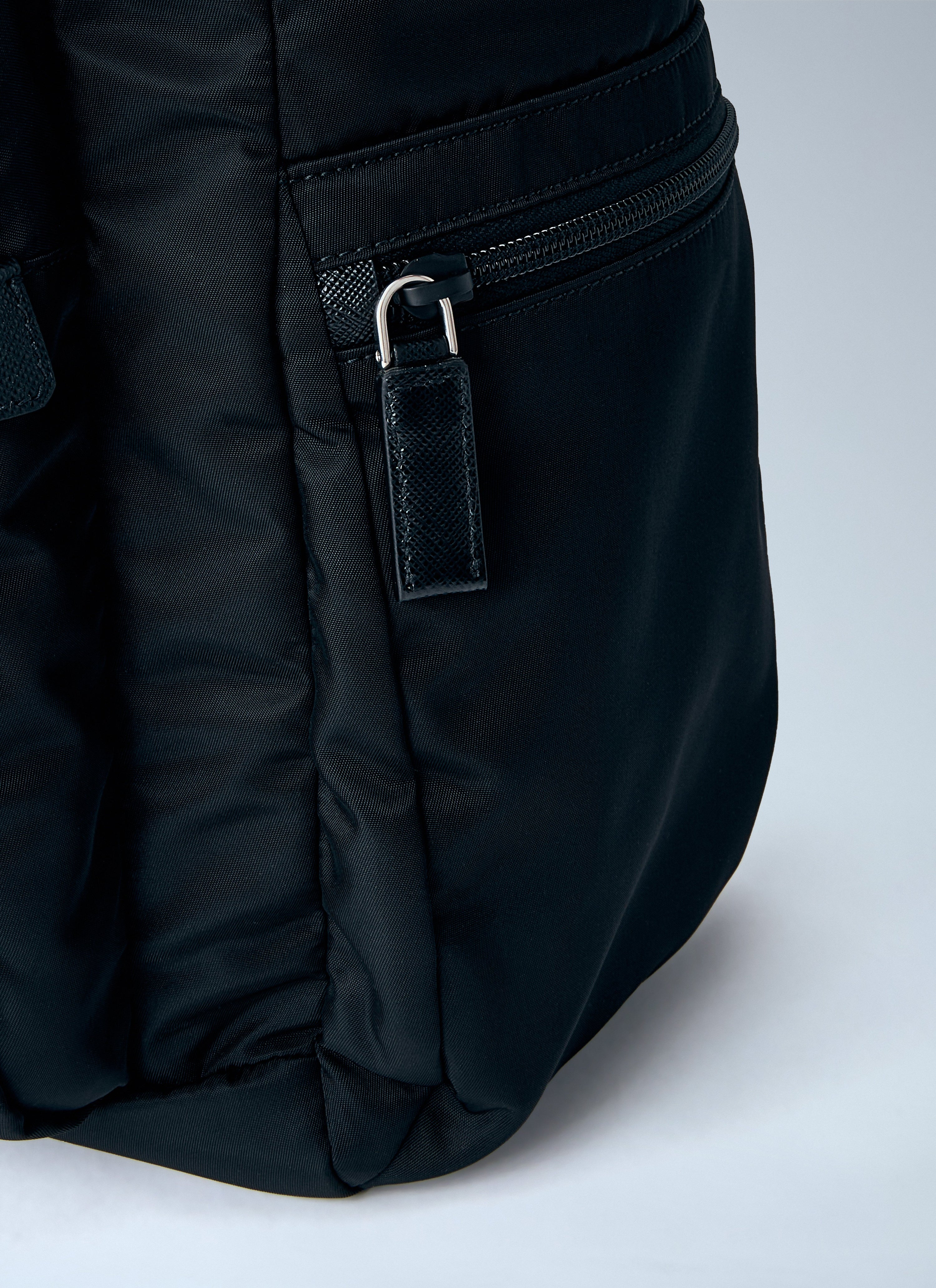 Prada Prada Men Re-Nylon Logo-Plaque Tote Bag