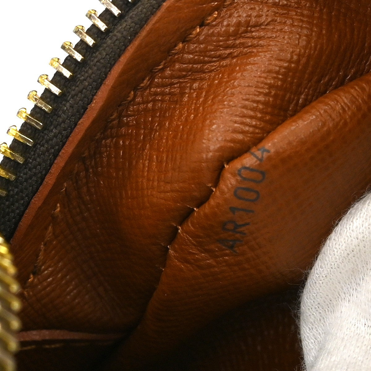 Louis Vuitton Louis Vuitton Nil Messenger Bag Monogram Canvas Brown Canvas Shoulder Bag Bag (Pre-Loved)