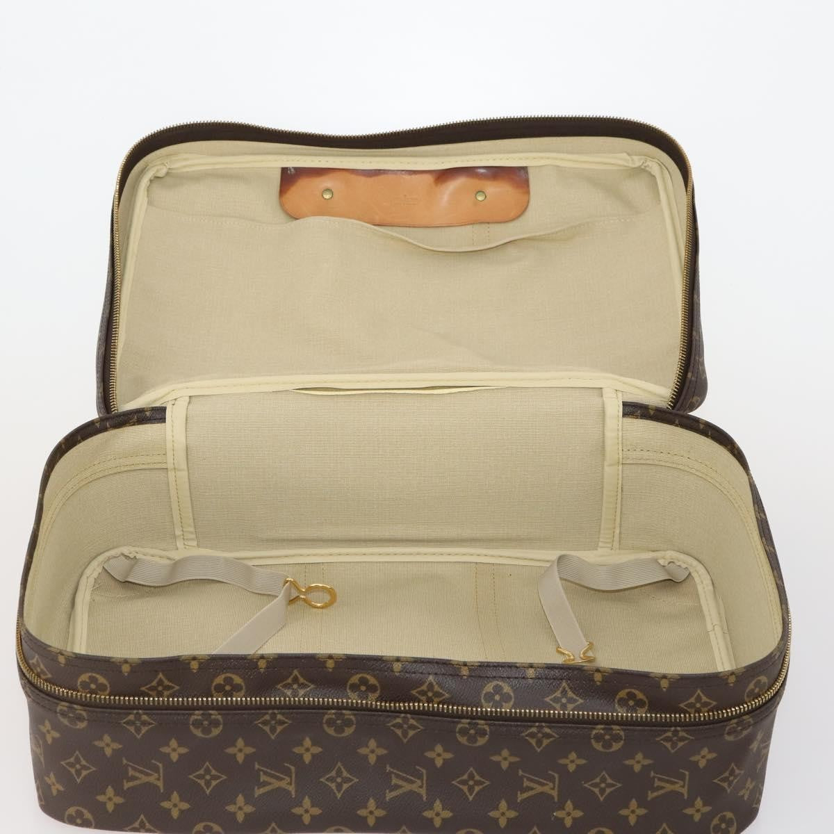 Louis Vuitton Sirius Handbag Monogram Canvas Brown Canvas Travel Bag Bag (Pre-Loved)
