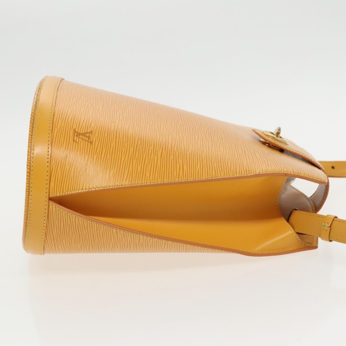 Louis Vuitton Cluny Shoulder Bag Epi Leather Yellow Leather Shoulder Bag Bag (Authentic Pre-Loved)
