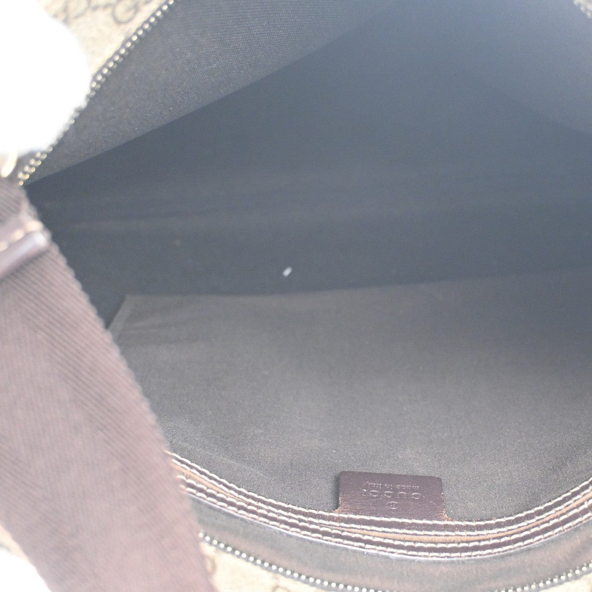 Gucci Zip Top Messenger Bag Gg Coated Canvas Brown Canvas Shoulder Bag Bag (Pre-Loved)