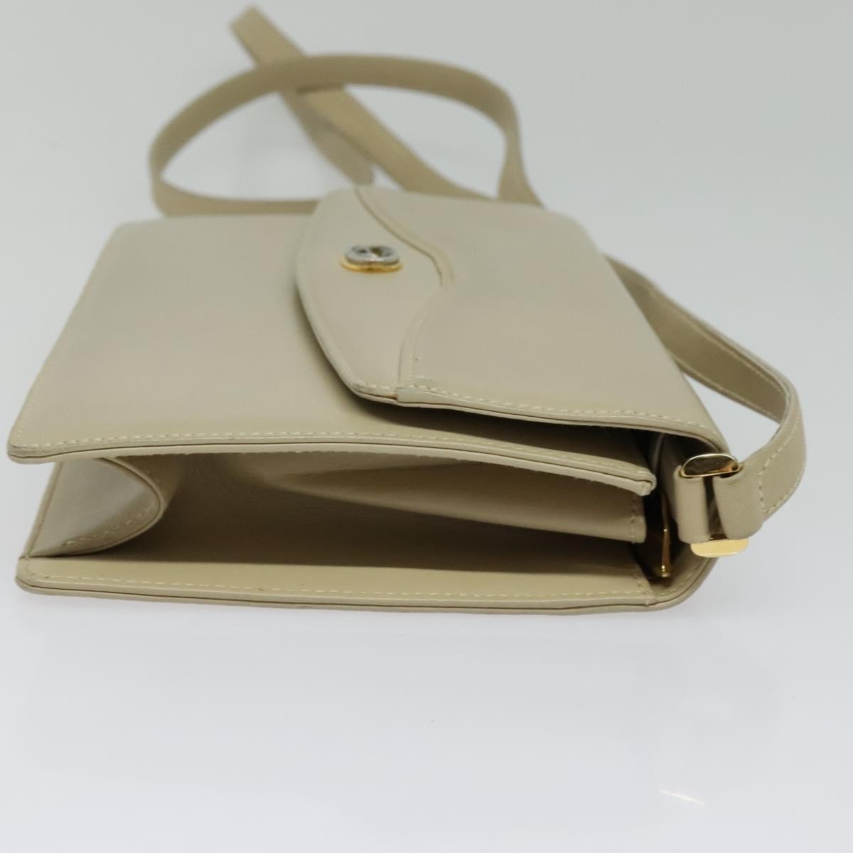 Gucci Vintage Interlocking G Flap Shoulder Bag Leather Beige Leather Shoulder Bag Bag (Pre-Loved)