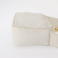 Chanel Vintage Diamond Cc Slit Pocket Camera Bag Quilted Leather White Leather Shoulder Bag Bag (Pre-Loved)