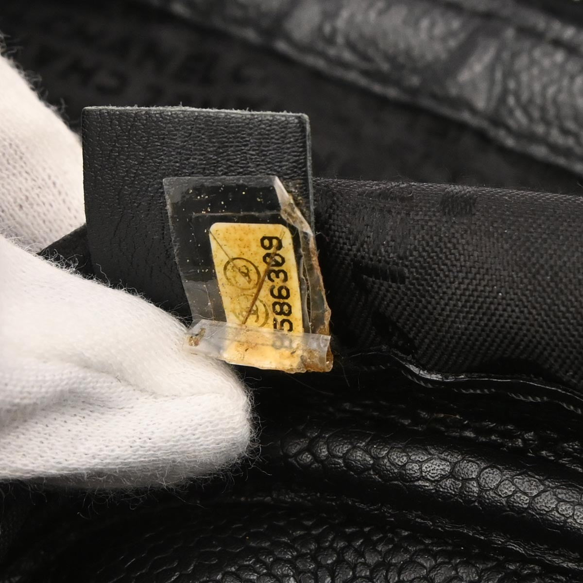 Chanel Pulley Camera Bag Perforated Caviar Black Leather Shoulder Bag Bag (Authentic Pre-Loved)