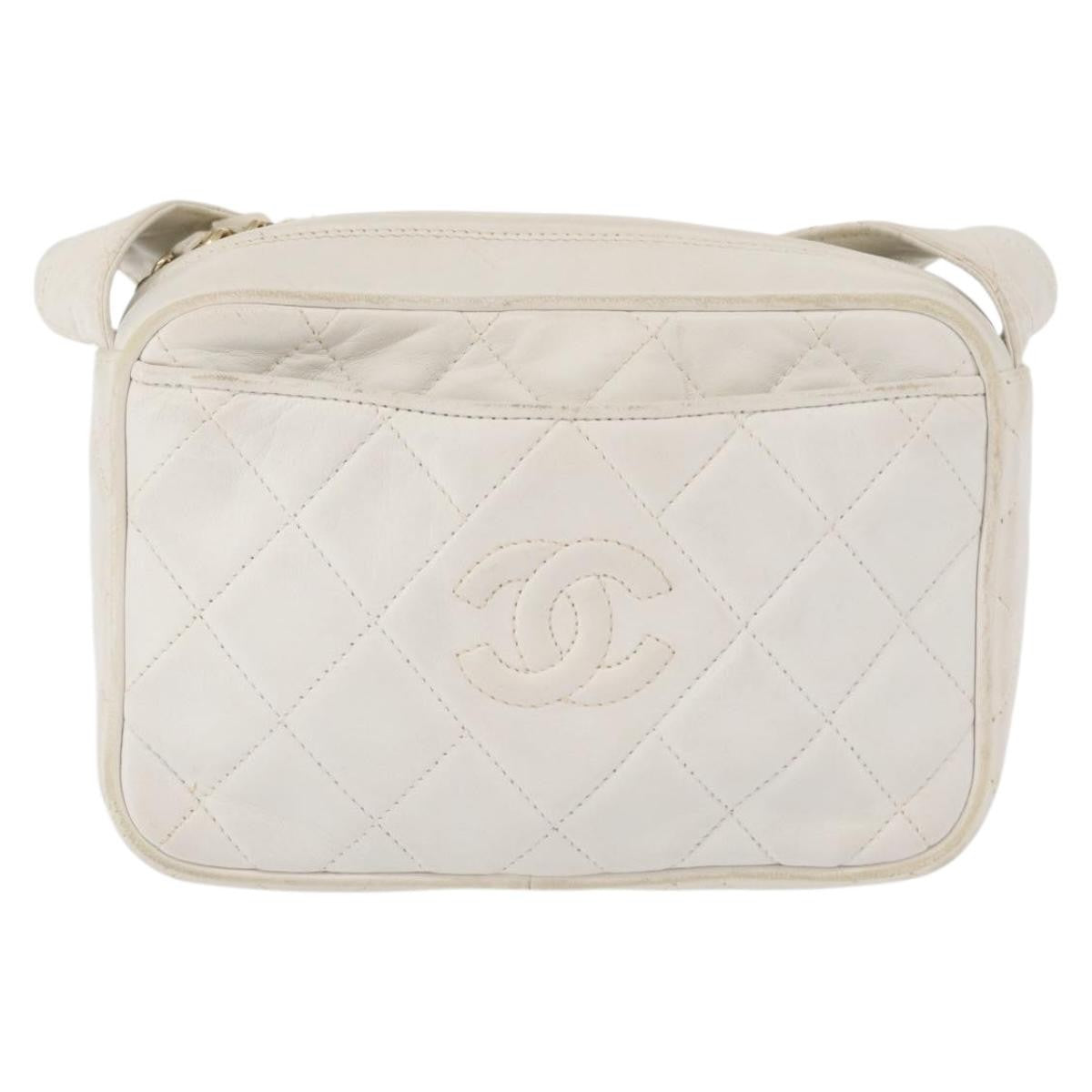 Chanel Vintage Diamond Cc Slit Pocket Camera Bag Quilted Leather White Leather Shoulder Bag Bag (Pre-Loved)