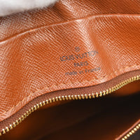 Louis Vuitton Louis Vuitton Nil Messenger Bag Monogram Canvas Brown Canvas Shoulder Bag Bag (Pre-Loved)