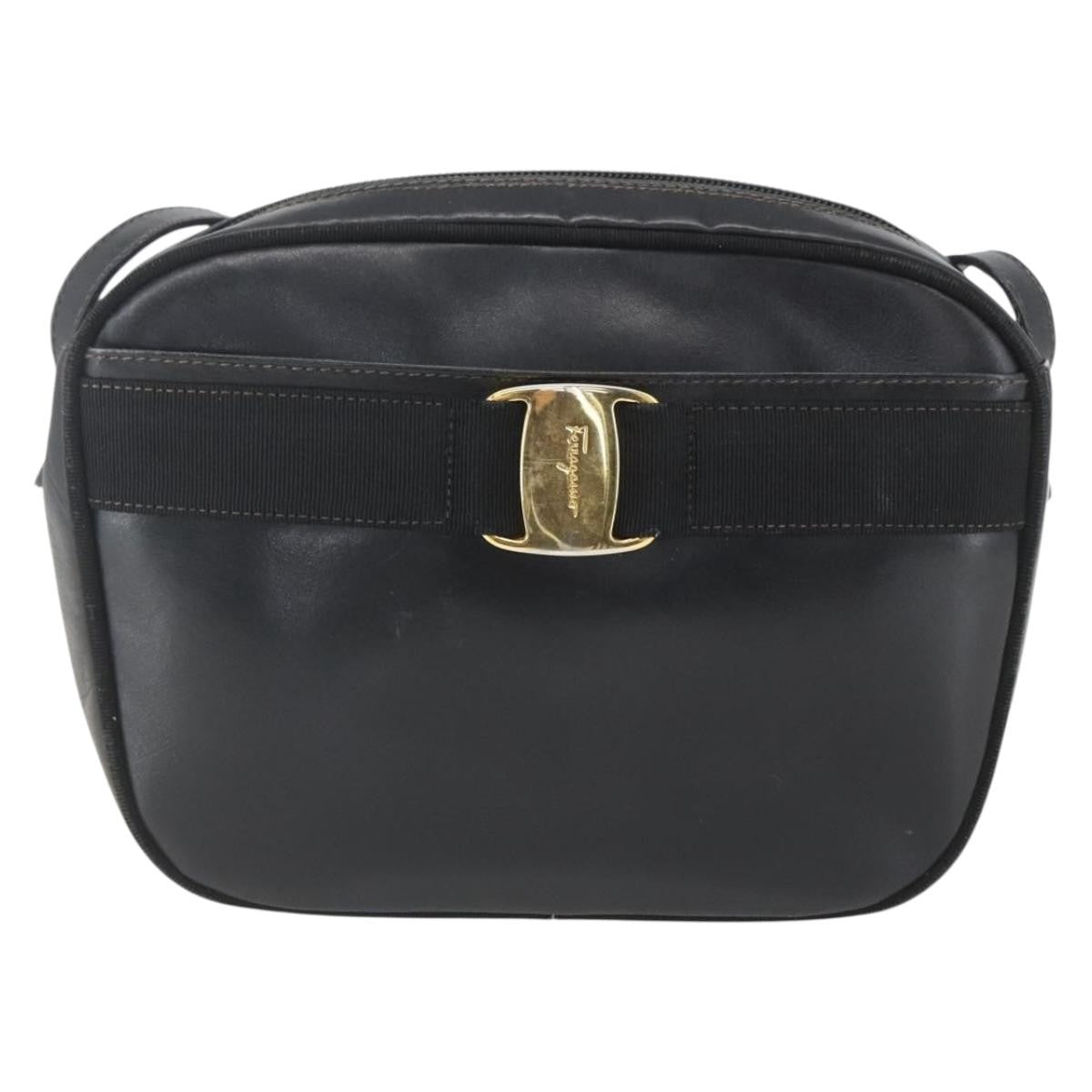 Salvatore Ferragamo Vara Bow Camera Shoulder Bag Patent Leather Black Leather Shoulder Bag Bag (Authentic Pre-Loved)