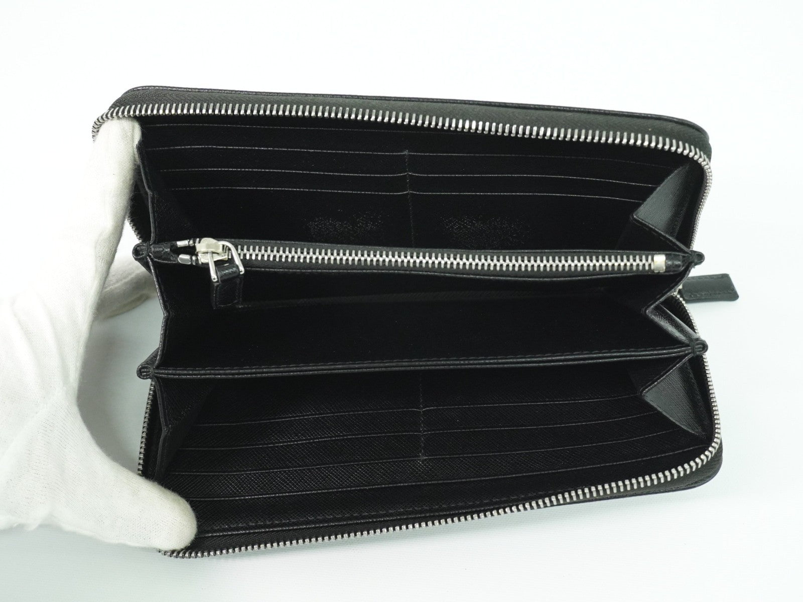 Prada Saffiano Wallet Leather Black Leather Wallets Accessory (Authentic Pre-Loved)