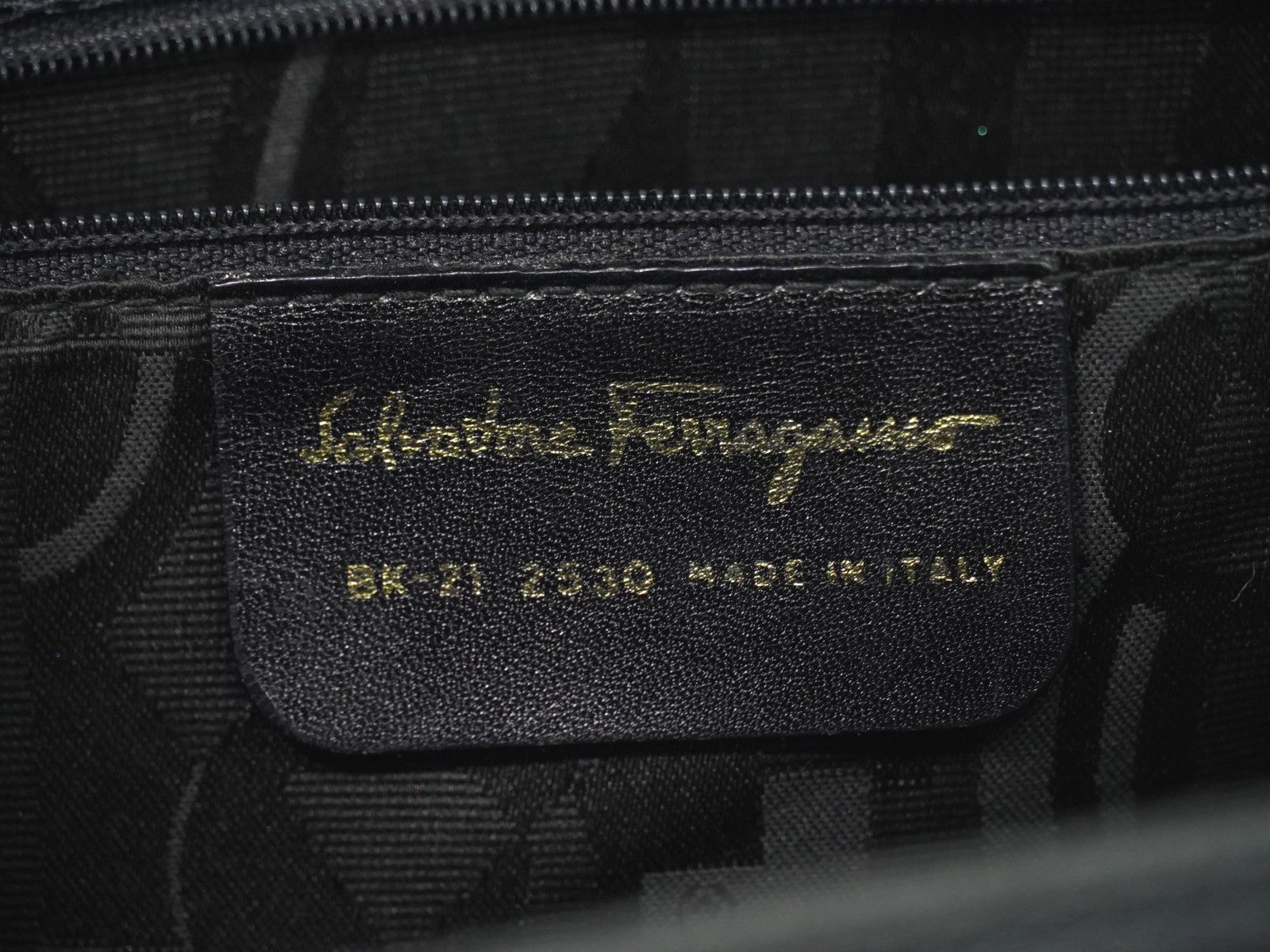 Salvatore Ferragamo Vintage Vara Bow Tote Lizard Embossed Leather Black Leather Tote Bag Bag (Pre-Loved)