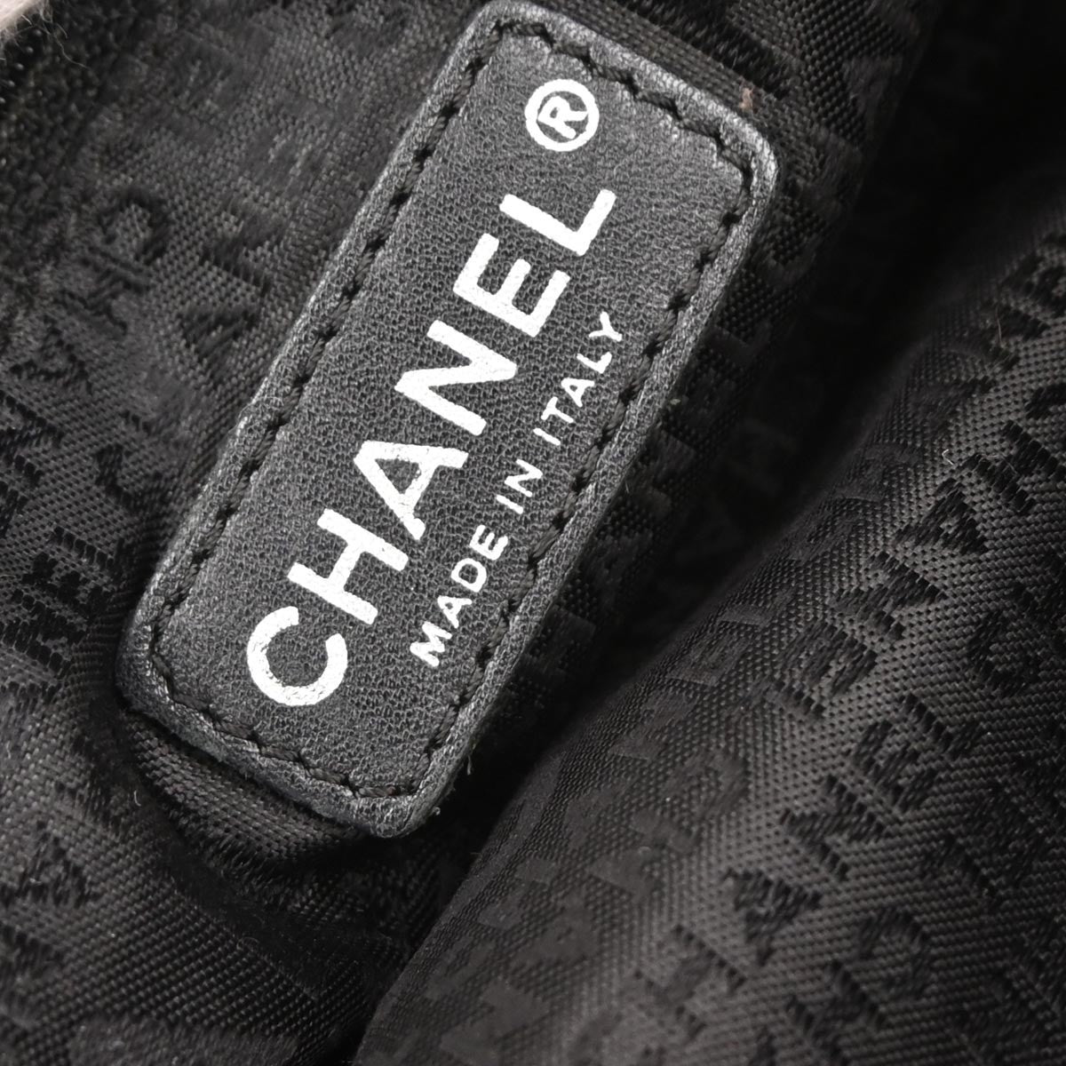 Chanel Pulley Camera Bag Perforated Caviar Black Leather Shoulder Bag Bag (Authentic Pre-Loved)
