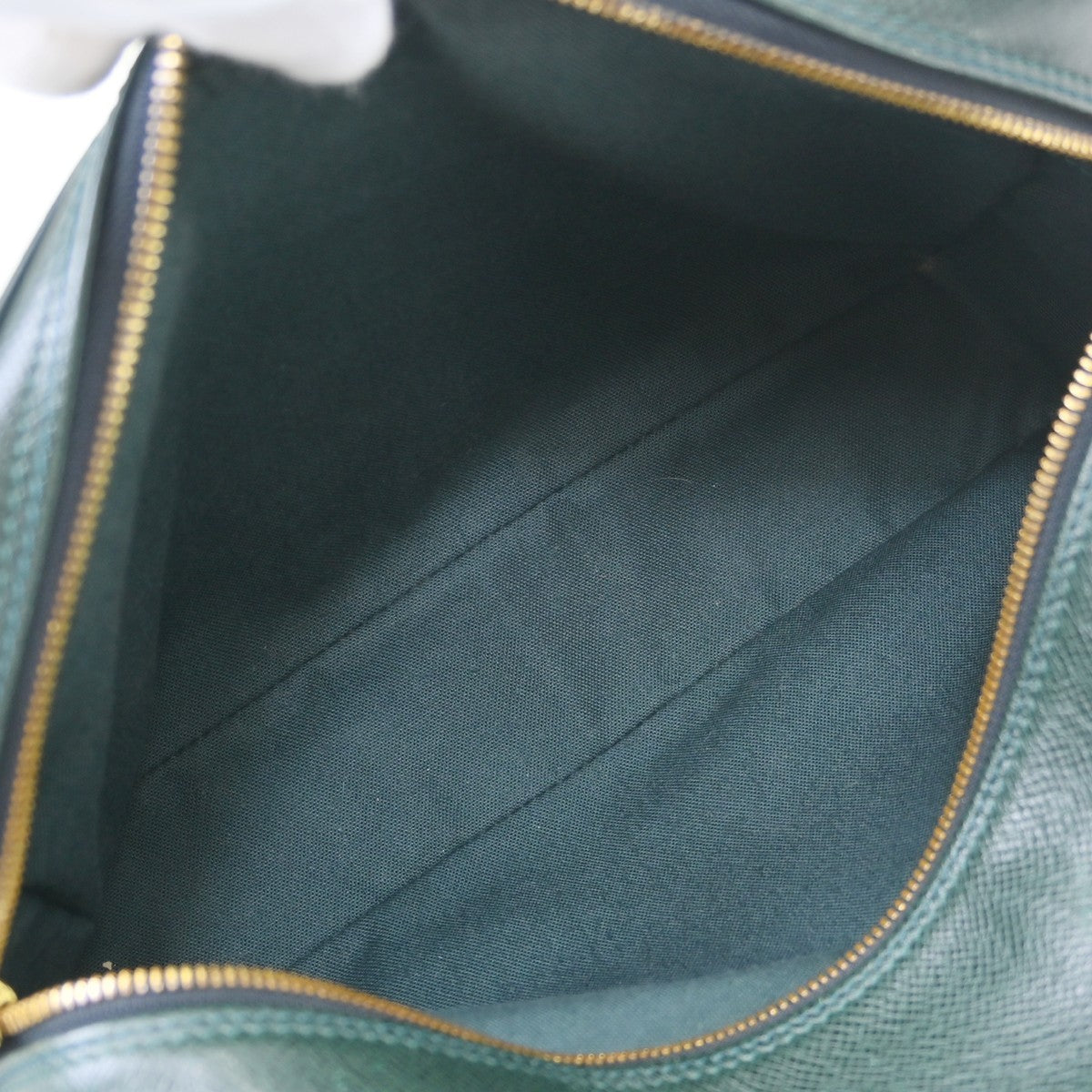 Louis Vuitton Louis Vuitton Reporter Bag Taiga Leather Green Leather Shoulder Bag Bag (Pre-Loved)