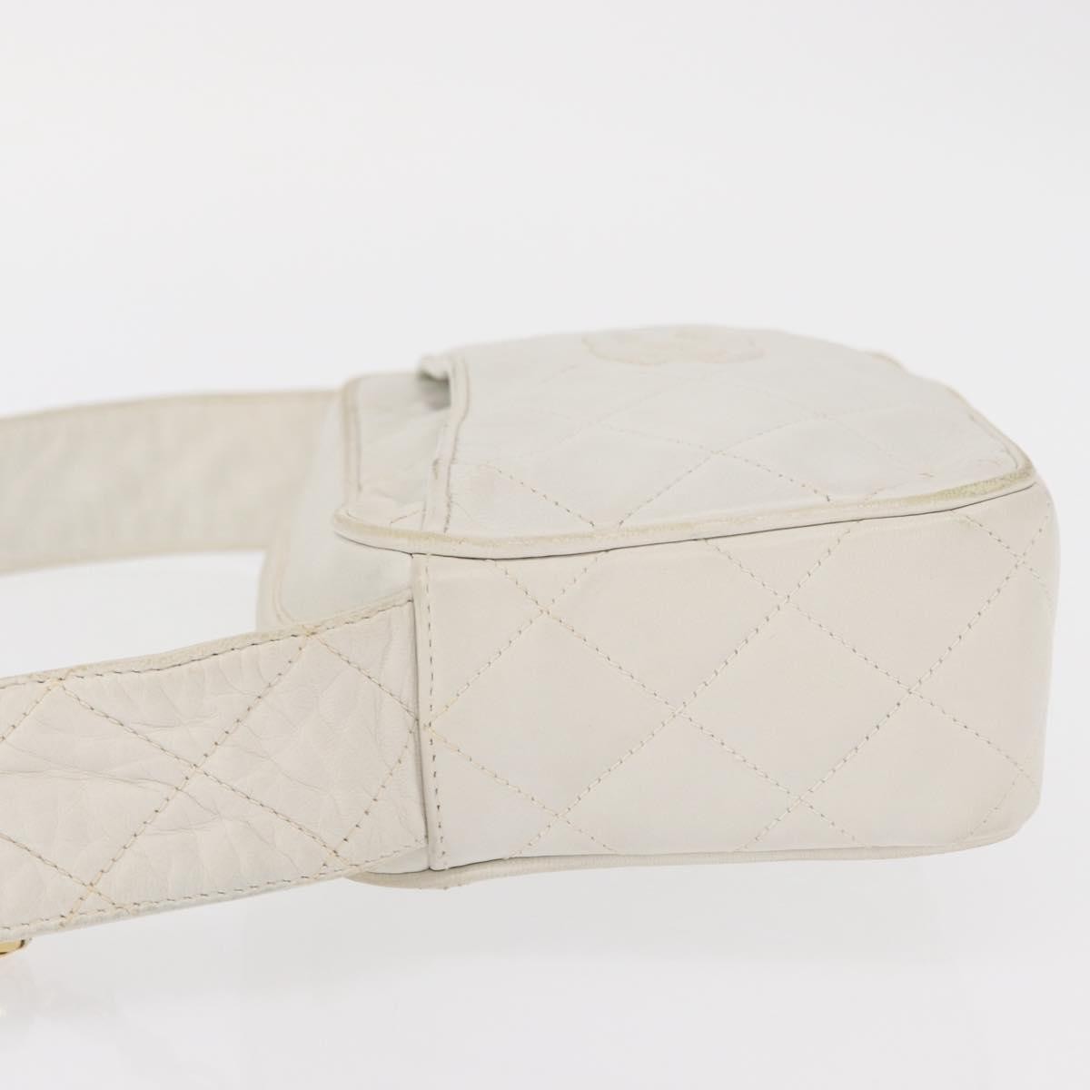 Chanel Vintage Diamond Cc Slit Pocket Camera Bag Quilted Leather White Leather Shoulder Bag Bag (Pre-Loved)