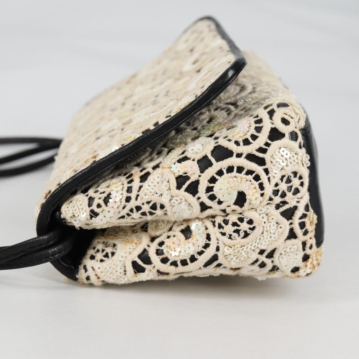 Chanel Floral Cc Flap Bag Leather White Leather Shoulder Bag Bag (Pre-Loved)
