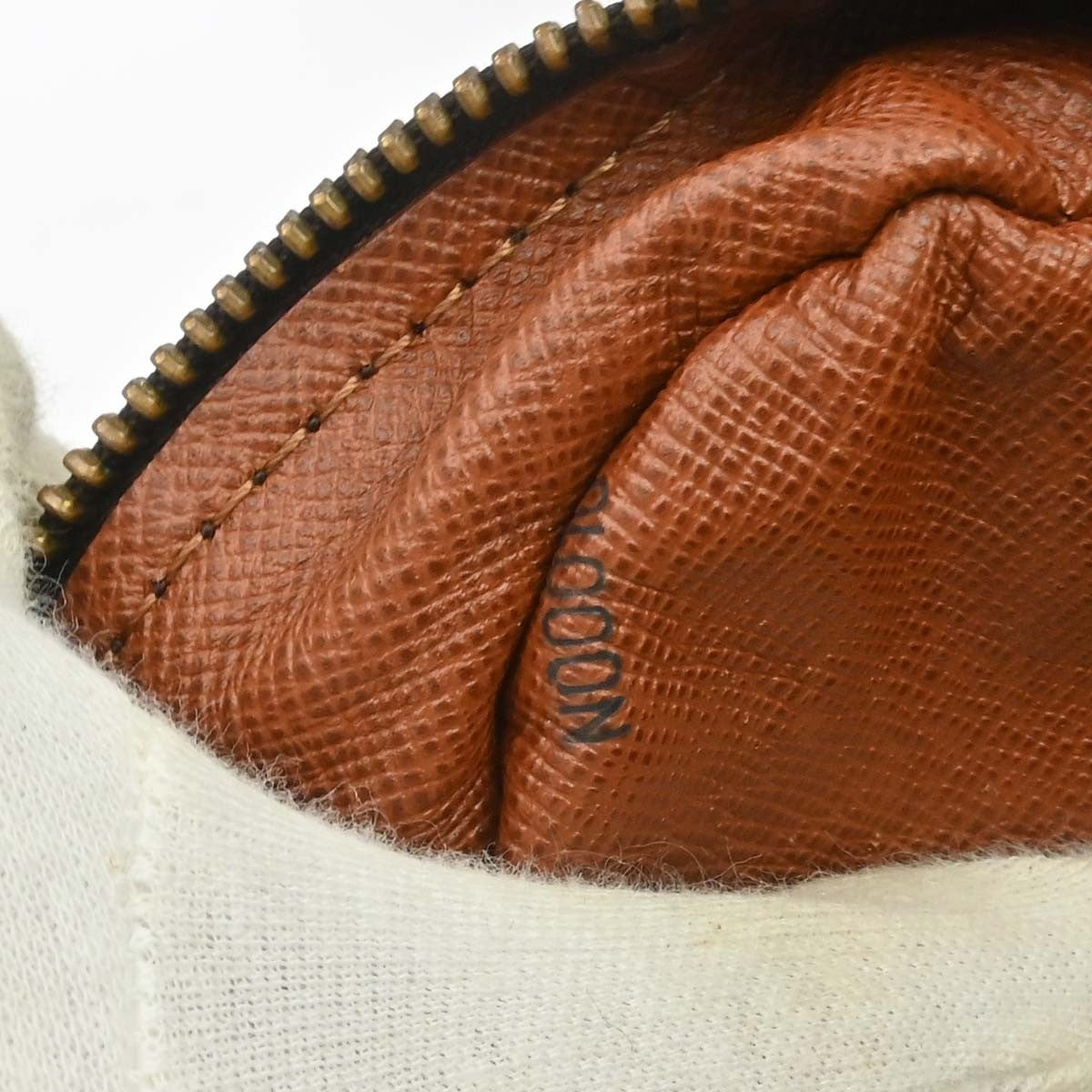 Louis Vuitton Louis Vuitton Nil Messenger Bag Monogram Canvas Brown Canvas Shoulder Bag Bag (Authentic Pre-Loved)