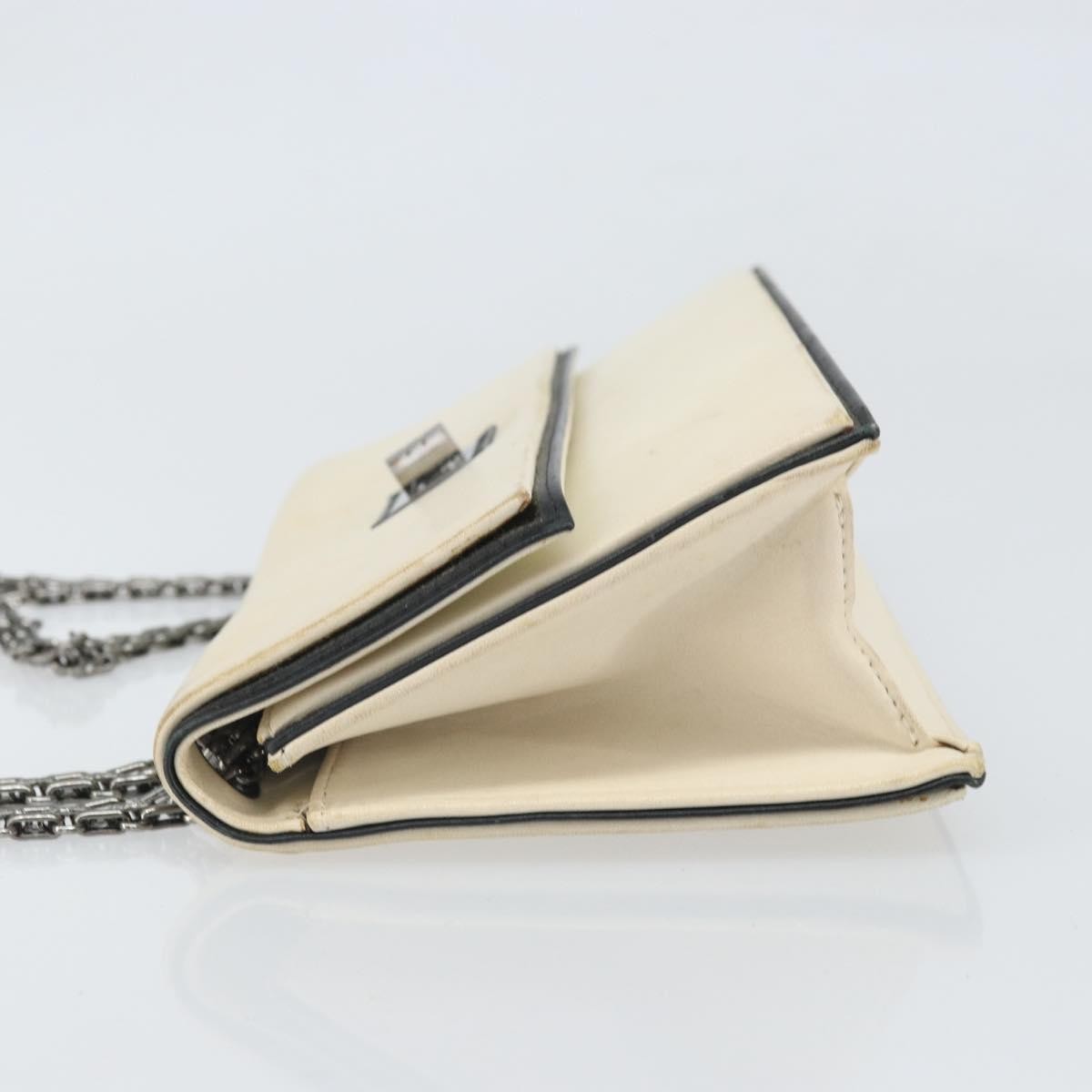 Chanel 2.55 Shoulder Bag Leather White Leather Shoulder Bag Bag (Pre-Loved)