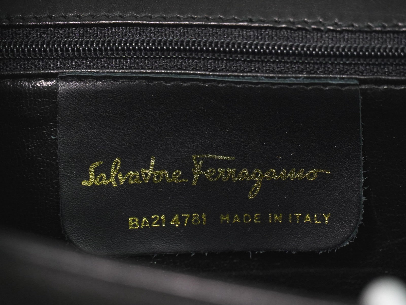 Salvatore Ferragamo Gancini Shoulder Bag Leather Black Leather Shoulder Bag Bag (Pre-Loved)