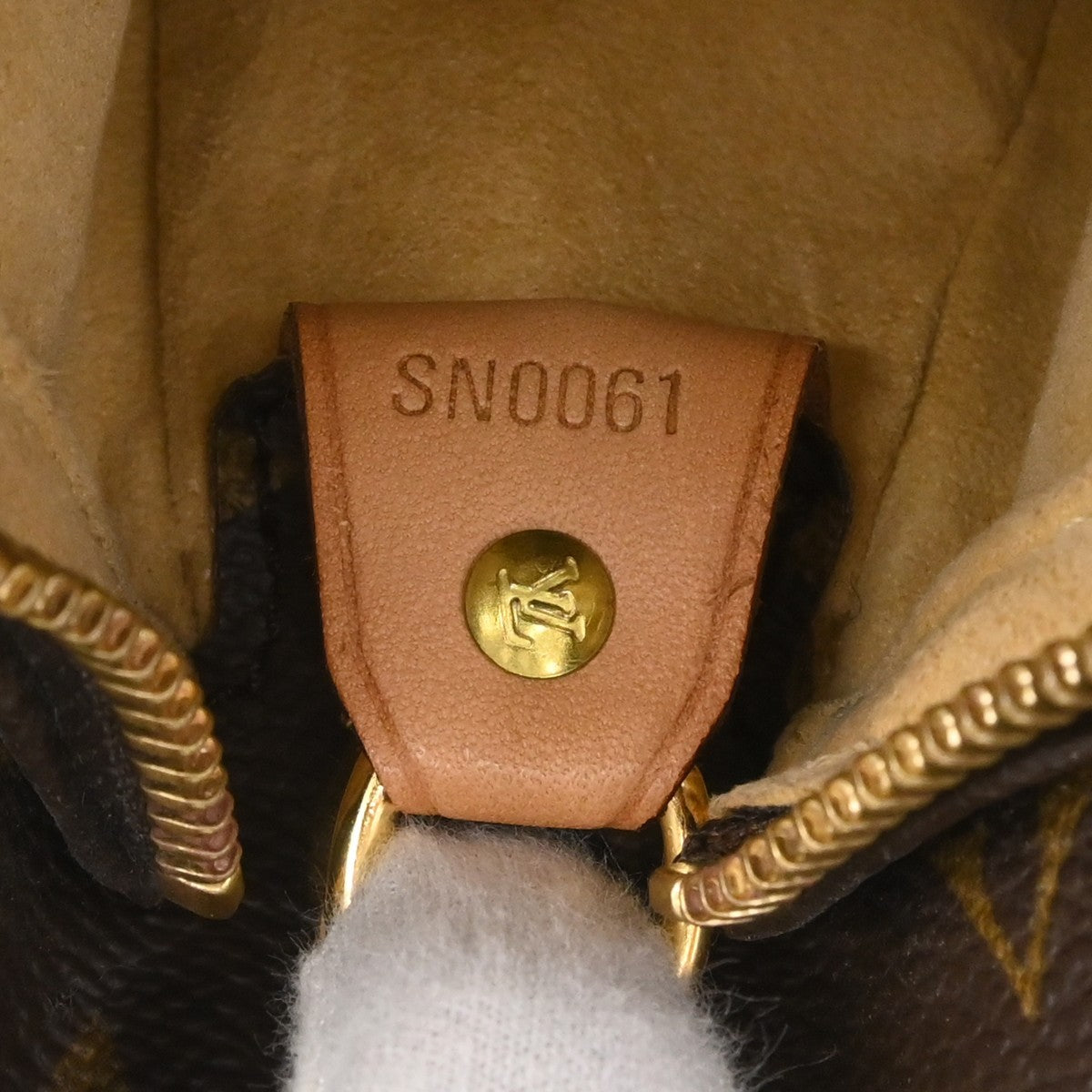 Louis Vuitton Louis Vuitton Monogram Looping Handbag Monogram Canvas Brown Canvas Shoulder Bag Bag (Pre-Loved)