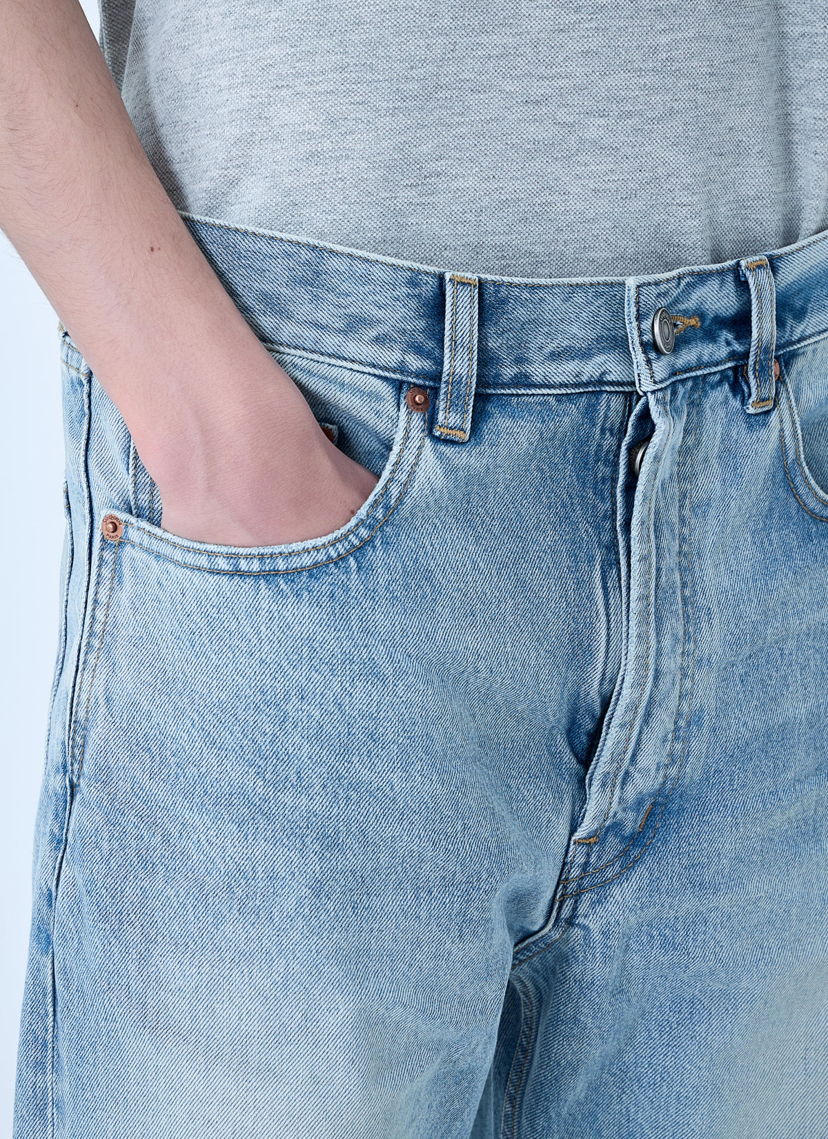 Saint Laurent Men Loose Straight Mid-Rise Jeans