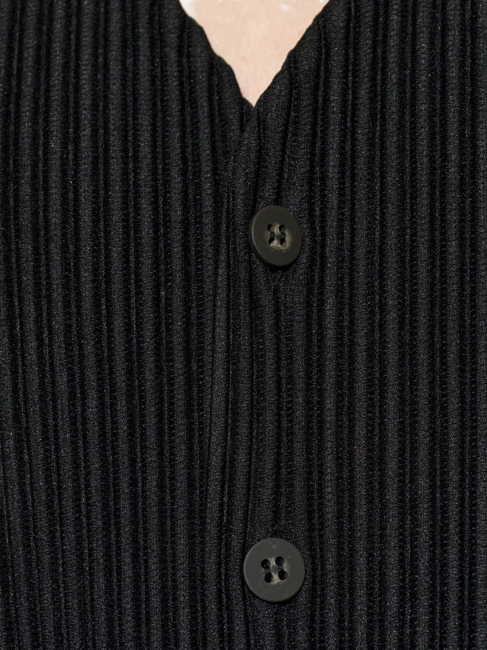 Homme Plisse' Issey Miyake Men Pleated V-Necked Vest – Bluefly