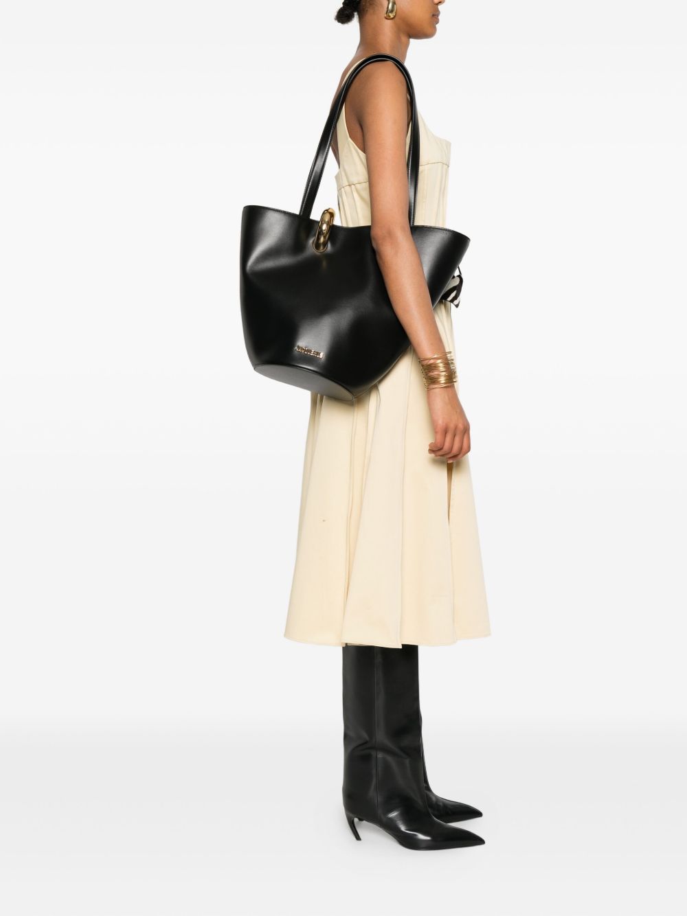 JACQUEMUS Jacquemus Women Le Bambola Moyen Leather Bucket Bag