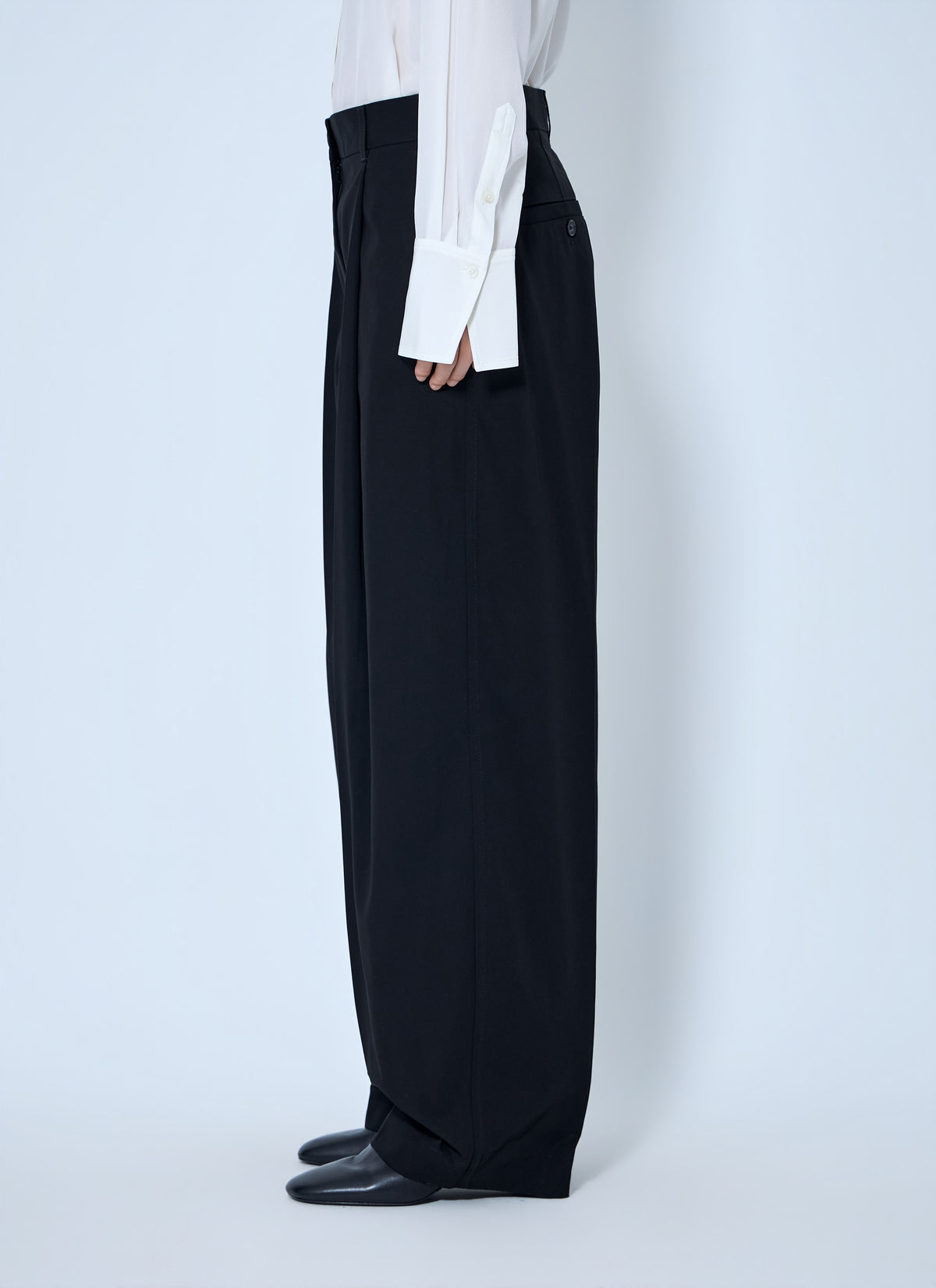 Toteme Women Single Pleat Cotton Trousers